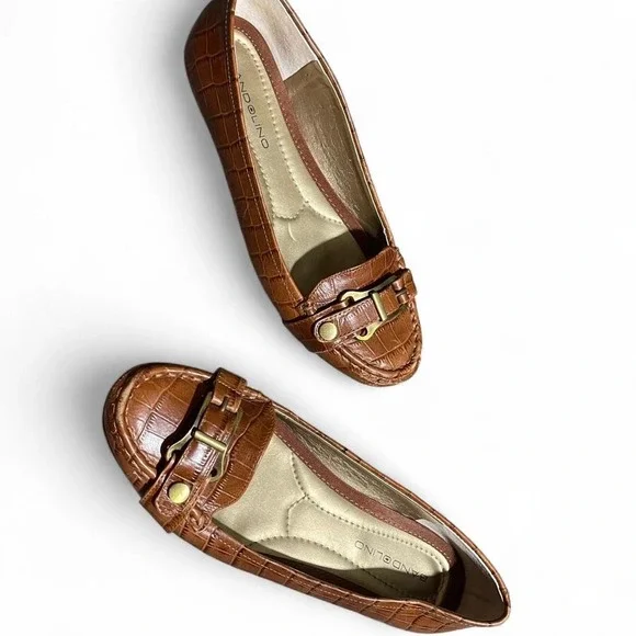 Bandolino Cro-Embossed Loafers • Caramel brown with gold hardware ✨ - Picture 1 of 4